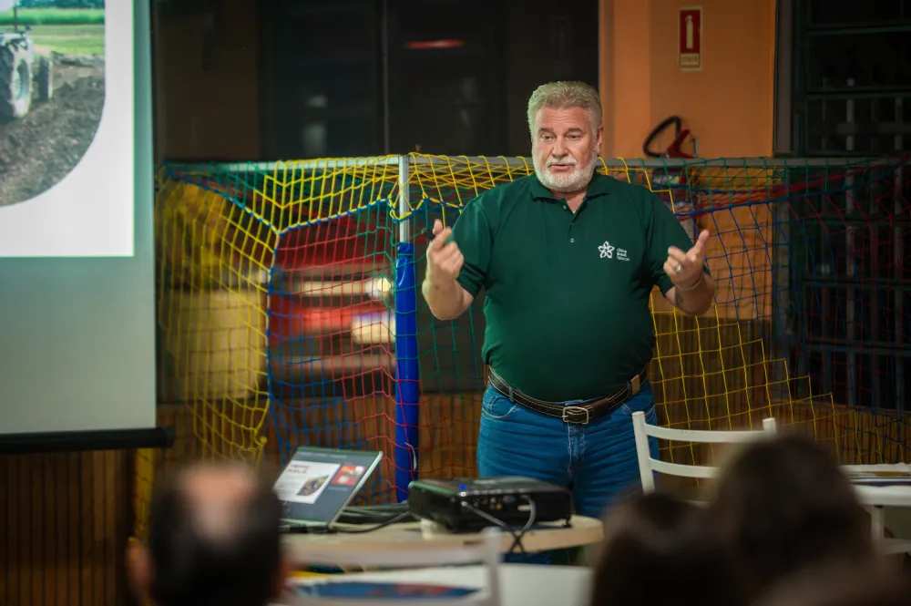 Agronomia leva orientações sobre solo a produtores em Vale Verde